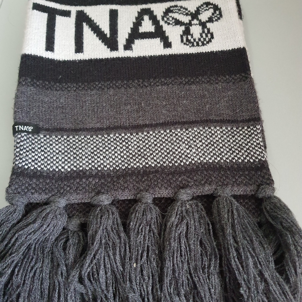TNA Wool scarf with fringes